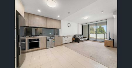 Stylish 1-Bed Apartment with Study in Mount Colah - Photo 2