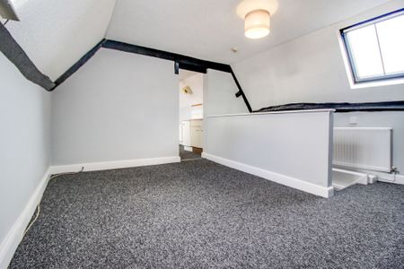 The Studio, Red Lion House, 6 Sheep Street, Highworth, Swindon, SN6 - Photo 2
