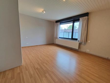 Ruim en centraal gelegen appartement met twee slaapkamers - Foto 3