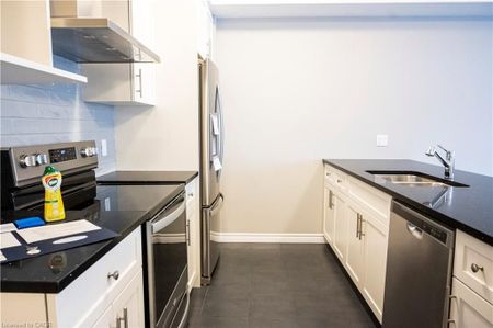 For Lease - 142 Oat Lane, Kitchener, Ontario - Photo 4