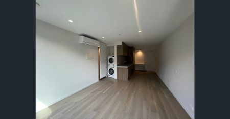 Experience Luxury Living with this Perfectly Located 1-Bedroom Apartment - Photo 4