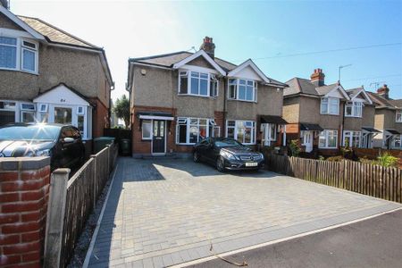 3 bedroom semi-detached house to rent - Photo 5