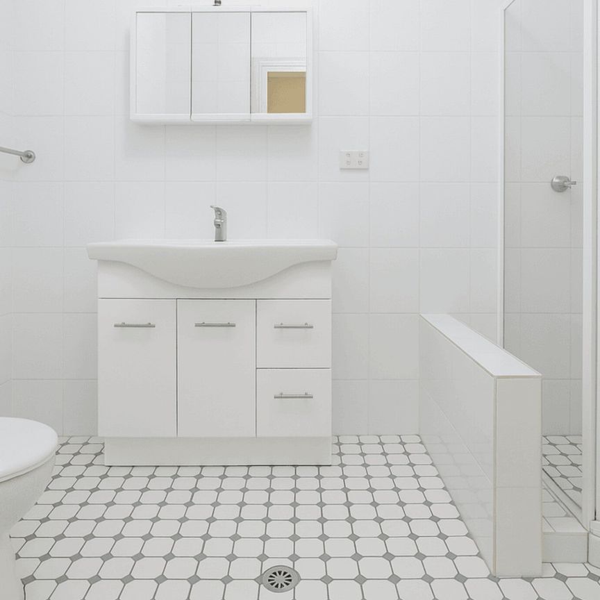 Carlingford - Photo 1