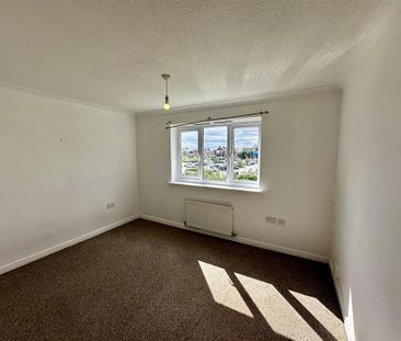 3 bedroom semi-detached house to rent - Photo 6