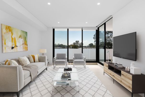 Bright Two Bedroom Apartment for Leasing - Photo 1