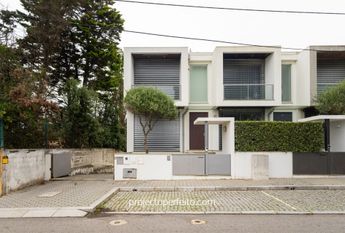 Moradia em Banda T3+1