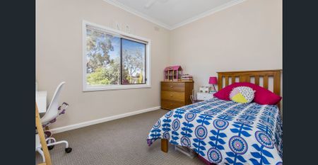 FAMILY HOME IN CENTRAL LOCATION - Photo 2