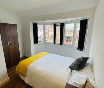 1 bedroom in a house share to rent - Photo 1