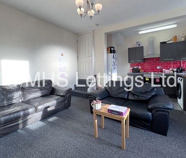 3 Bedroom Mid Terraced House for rent in Graham Avenue - Photo 1