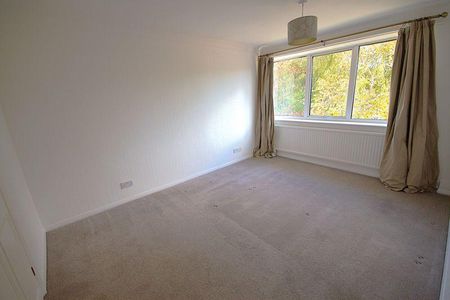 4 bedroom terraced house to rent - Photo 4