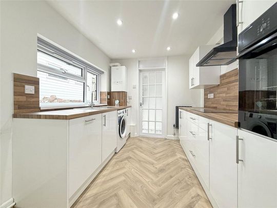 2 bedroom terraced house to rent - Photo 1