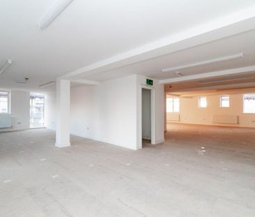 Mixed use to rent - Photo 3