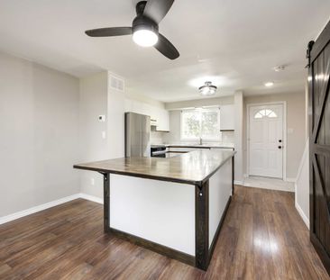 Bright &amp; Updated 3 Bedroom Townhouse with Basement and Private ... - Photo 6