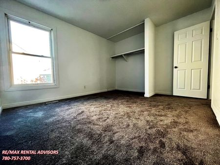 512 Abbottsfield Road Northwest - Photo 4