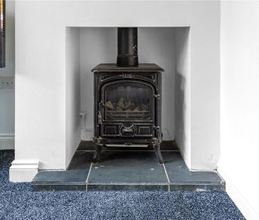 6 bedroom semi-detached house to rent - Photo 1