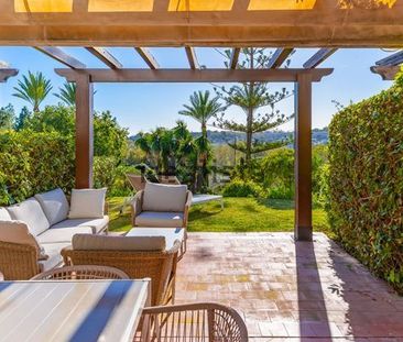 Alquiler de chalet adosado en Aloha - Photo 3