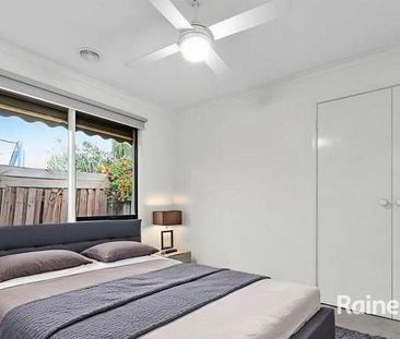 4 Bedroom house in Cranbourne North! - Photo 5