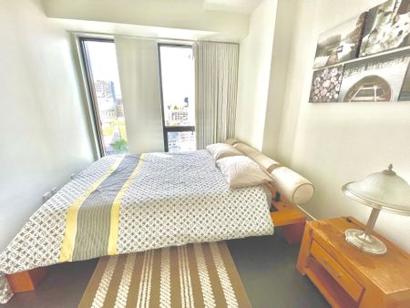 1288 Av. des Canadiens de Montréal, Montréal (Ville-Marie), QC H3B - Photo 2