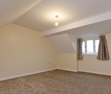 4 bedroom detached house to rent - Photo 2