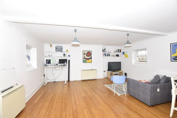 Kempthorne Lane, Bath, Somerset, BA2 - Photo 1