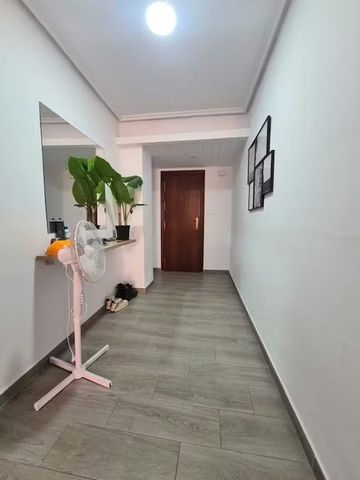 Carrer de Polo y Peyrolón, Valencia, Valencian Community 46021 - Photo 4