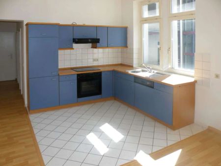 WOHNEN IM SCHÖNEN ZENTRUM - NORD // 2 Zimmer m. Einbauküche//selber malern - 1 Monat mietfrei - Foto 2