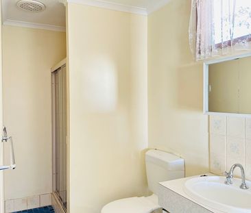 COSY AND NEAT 2 BEDROOM HOME! - Photo 3