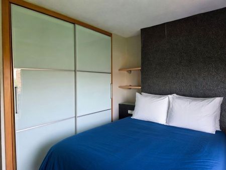 Spectacular Apartment for Rent in Malilla with Parking Space Included - Photo 4