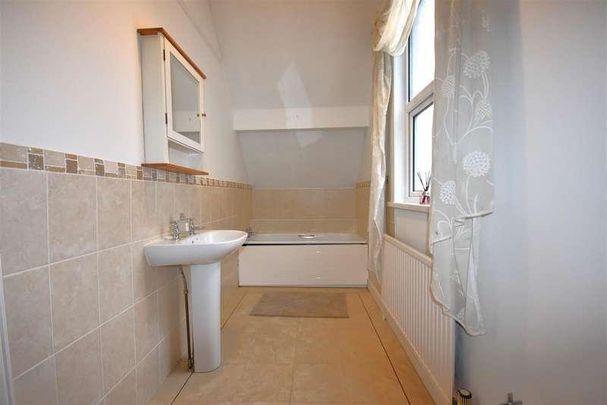 Highwalls Avenue, Dinas Powys, Vale Of Glamorgan, CF64 - Photo 1