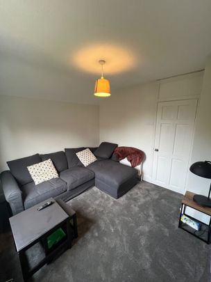 Room in a Shared House, Scawen Road, SE8 - Photo 1