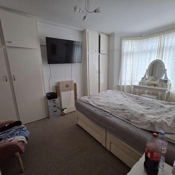 Harrow, HA1 - Photo 1