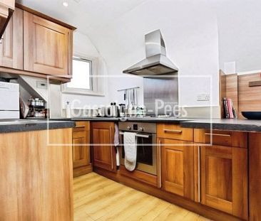 Clandon Road, Guildford - Photo 1