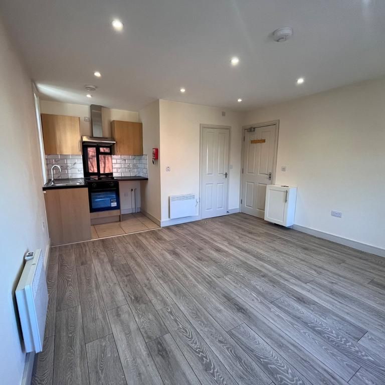 Studio to rent - Photo 1