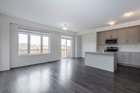 For Lease - 35 Greer Street, Barrie, Ontario - Photo 3