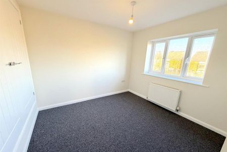 3 bedroom detached house to rent - Photo 4