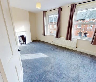 2 bedroom end of terrace house to rent - Photo 3