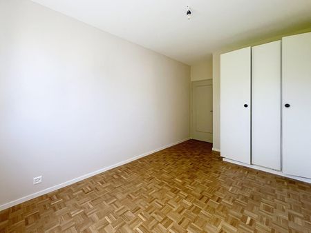 Appartement spacieux de 5 pièces, rénové entièrement, avec en sus un box à CHF 250.-/mois et un parking extérieur à CHF 150.-/mois - Foto 3