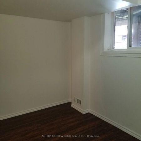 Condo Townhouse For Lease | N9247370 - Photo 5