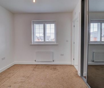 3 bedroom semi-detached house to rent - Photo 3