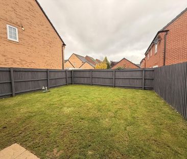 3 bedroom semi-detached house to rent - Photo 3