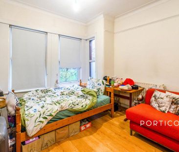 3 bedroom flat to rent - Photo 3