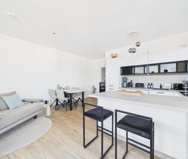 Lichtdurchflutete 2-Zi-Whg mit großer Dachterrasse - Foto 1