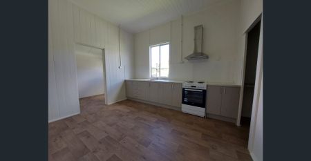 Renovated Heritage Style Home - Photo 5