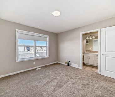 Alberta, 1070 Mahogany Blvd SE, T3M 3T6, Calgary - Photo 5