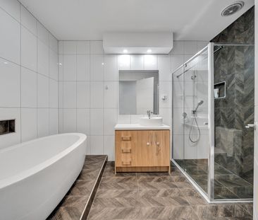 A Luxurious Family Haven You'll Love Coming Home To! - Photo 2