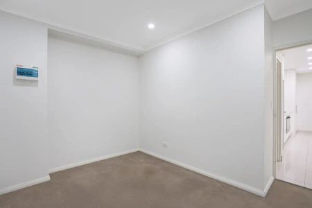 “Deposit Taken Oversized 1-Bedroom + Study with Courtyard” - Photo 3