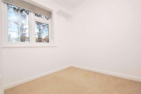 Cranstoun Close, Guildford, Surrey, GU3 - Photo 3