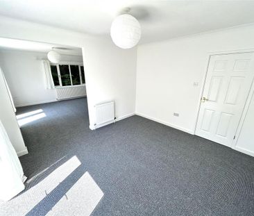 3 bedroom detached bungalow to rent - Photo 2