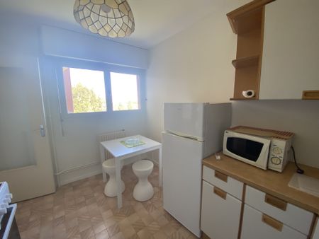 Location Appartement 1 pièce 31m² LE CREUSOT 71200 - Photo 3