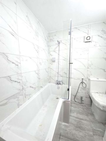 Little Underbank, Stockport, SK1 - Photo 2